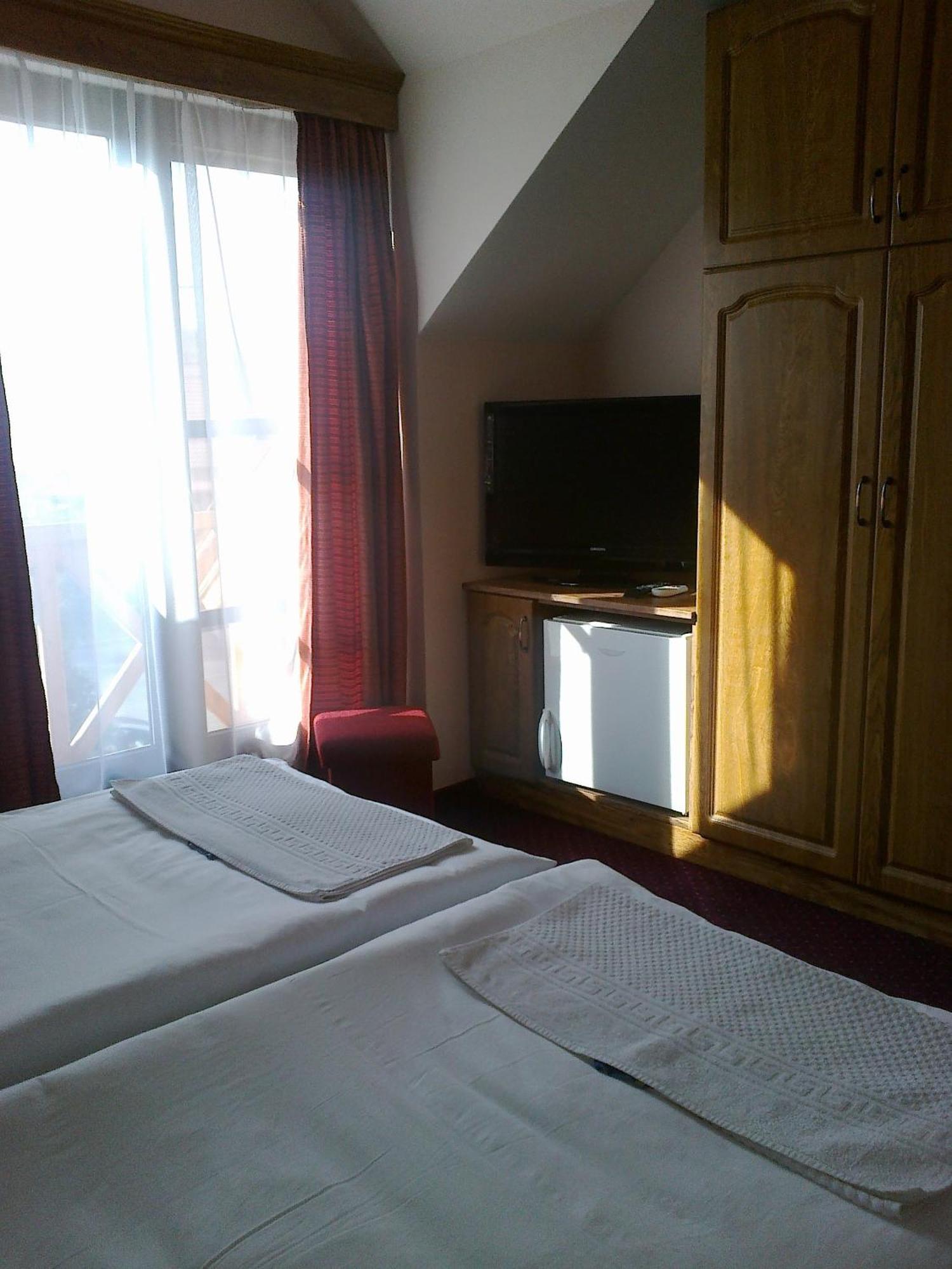 Gyoergyey Kastely Panzio Es Etterem Hotel Tápiógyörgye Eksteriør billede